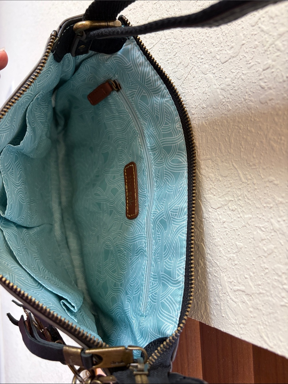 The Sak Alameda Black Pebbled Leather Crossbody Bag - Picture 7 of 15